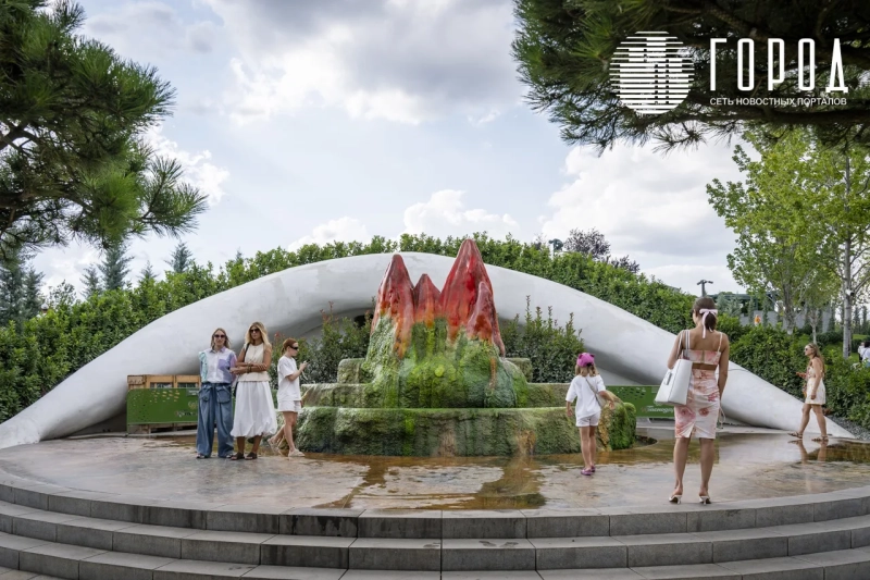 Красные скалы появились в парке Галицкого: фото и видео