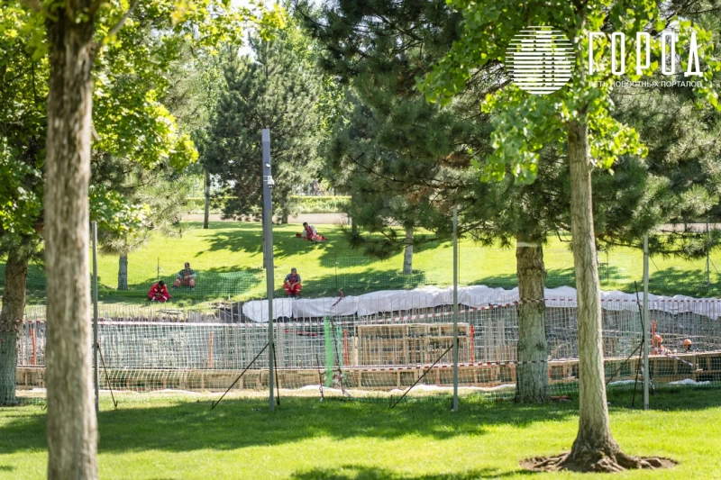 Сергей Галицкий строит фонтан с 25-метровой колонной в парке «Краснодар»